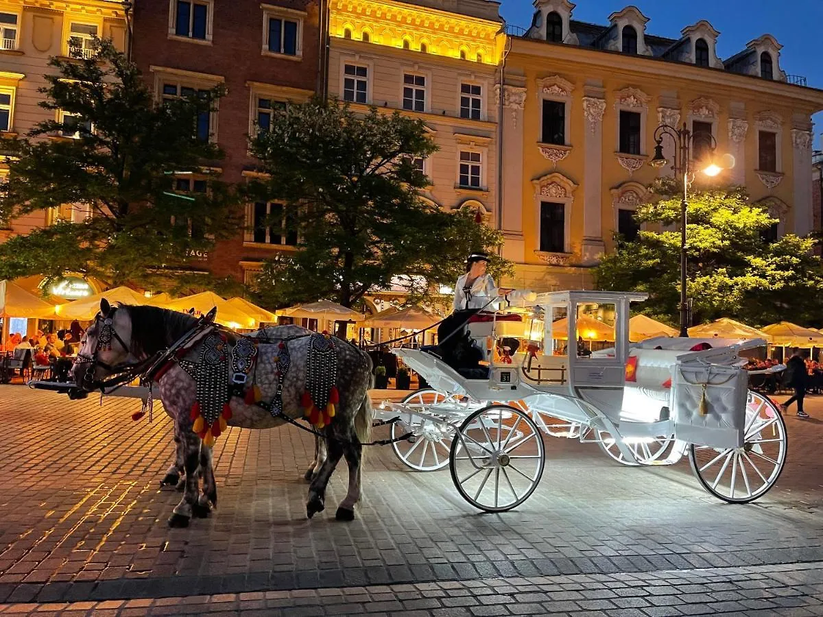 Secret Garden Krakow - Wonderful City Centre Apartment - Ground Floor - Quiet Location